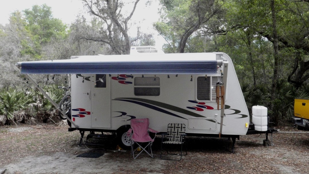 Cover image for Hanging out at Lake Kissimmee State Park